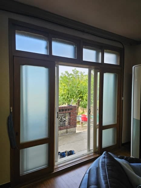 거실 슬라이딩 도어 - 시공 전