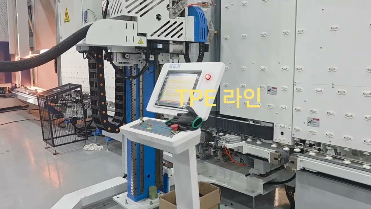 공장 내부 영상 썸네일